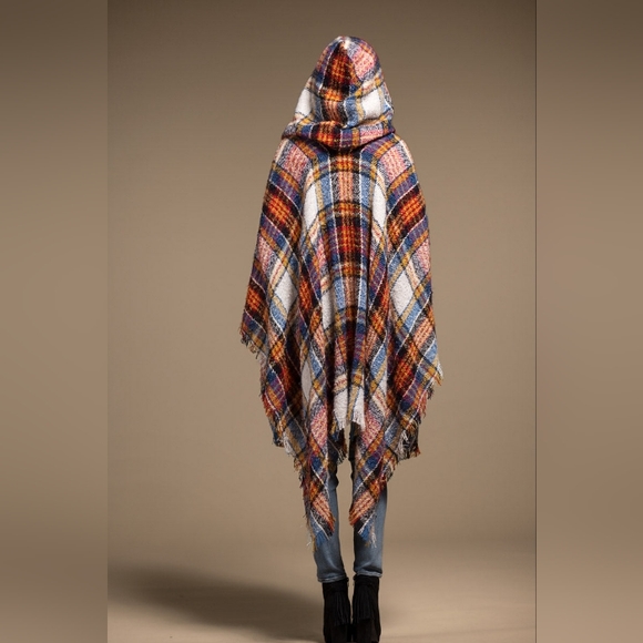 Hooded Ruana Yarn Dye Plaid - Bottom Short Fringe - Wonderful Colors - Picture 5 of 6